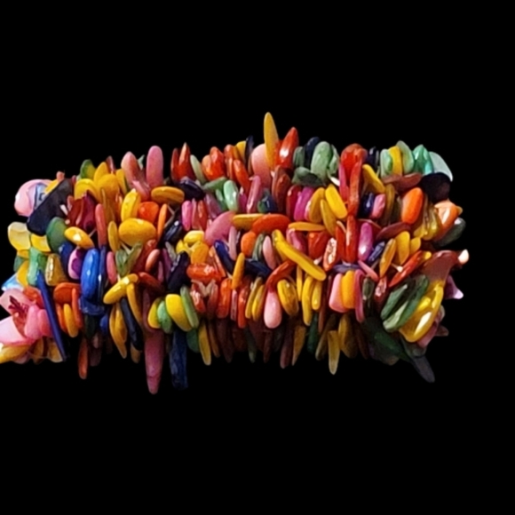 NATURAL Shell Beads dyed nuggets colorful vibrant stretch beautiful bracelet - Picture 2 of 6